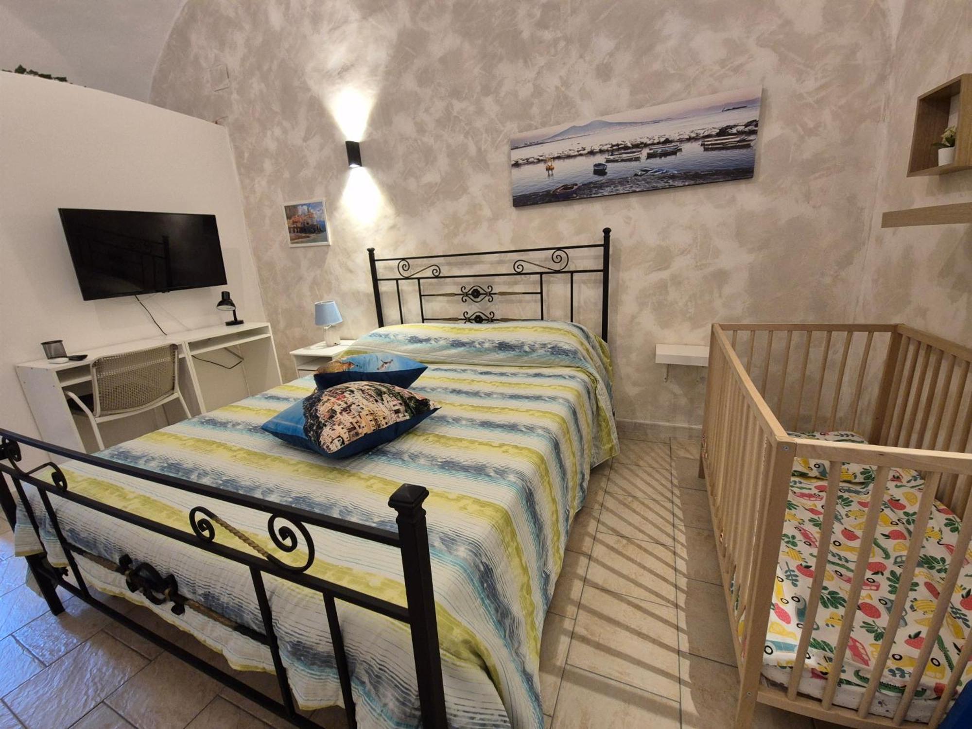 Casa Vacanze Smeralda Amalfi Coast Vietri sul Mare Exterior photo